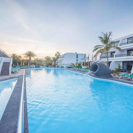 Location In A Great Complex With 300mbps Internet Apartahotel 3*