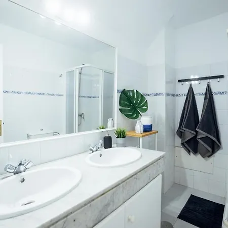 Location In A Great Complex With 300mbps Internet 3*